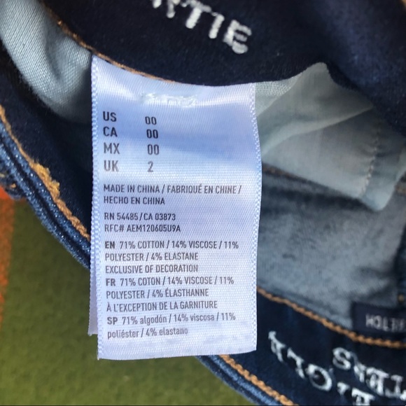 American Eagle Distressed Shorts - Picture 3 of 3